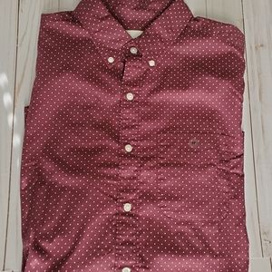 NWT AEO DARK RED POLKA DOT BUTTON DOWN SHIRT